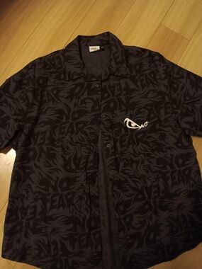H&M Dark Floral Short-Sleeve Button-Up - Black & Charcoal